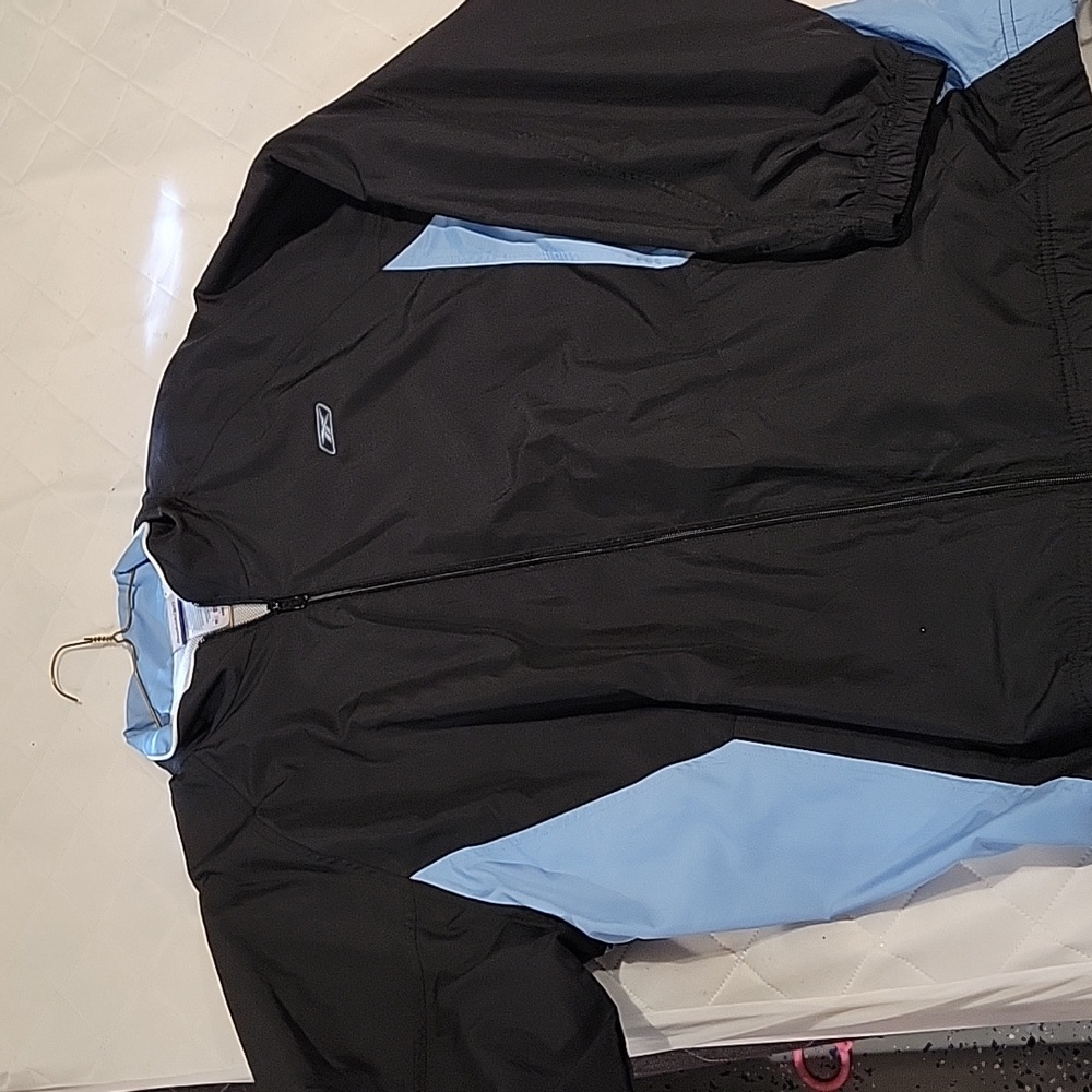 Mens Reebok Wind breaker - Picture 2 of 8